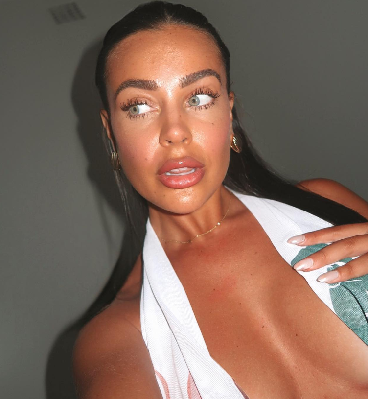 Bronte Schofield nude leaks on OnlyFans