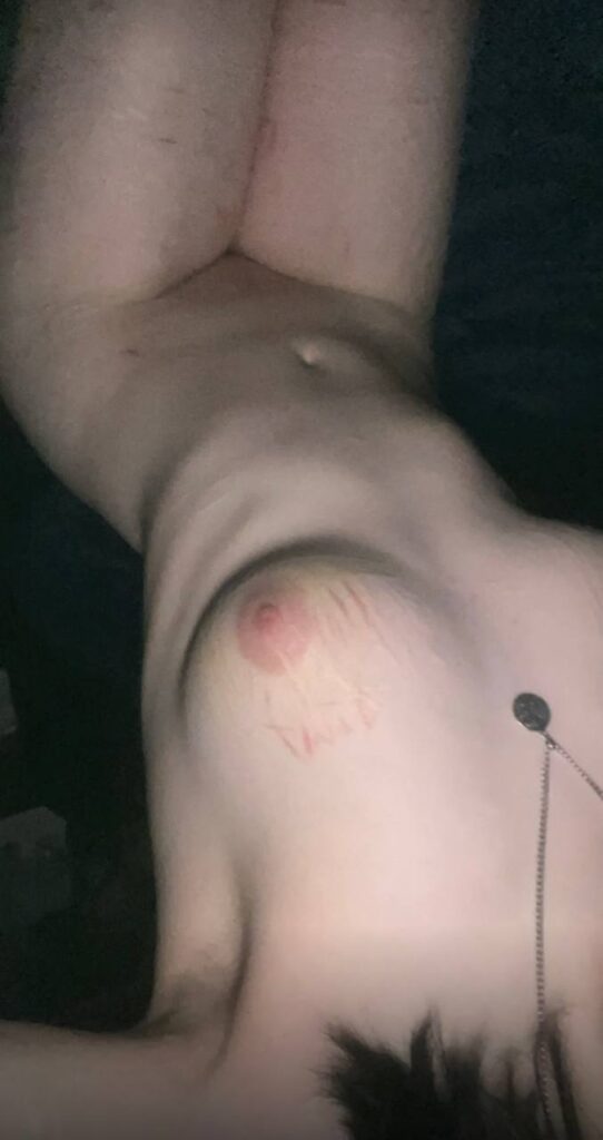 selfie from a skinny naked lady